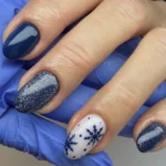 Kék hópelyhes köröm