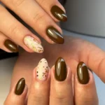 Barna arany füst fóliás köröm